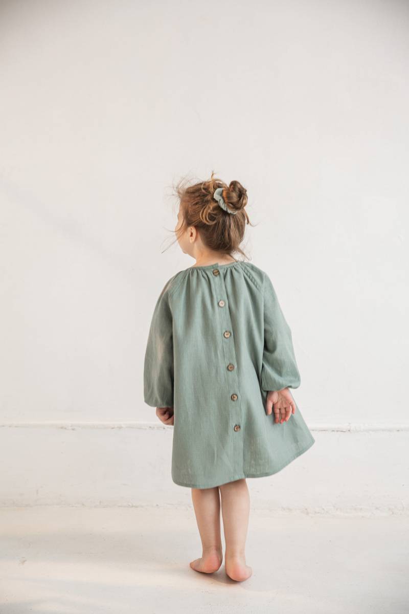 Elegante Knöpfe Zurück Kleid, Lange Ärmel Mädchen Urlaub Baby Stilvolle Kleidung Kinder, Leinen Geschenk Für von ViraApparel