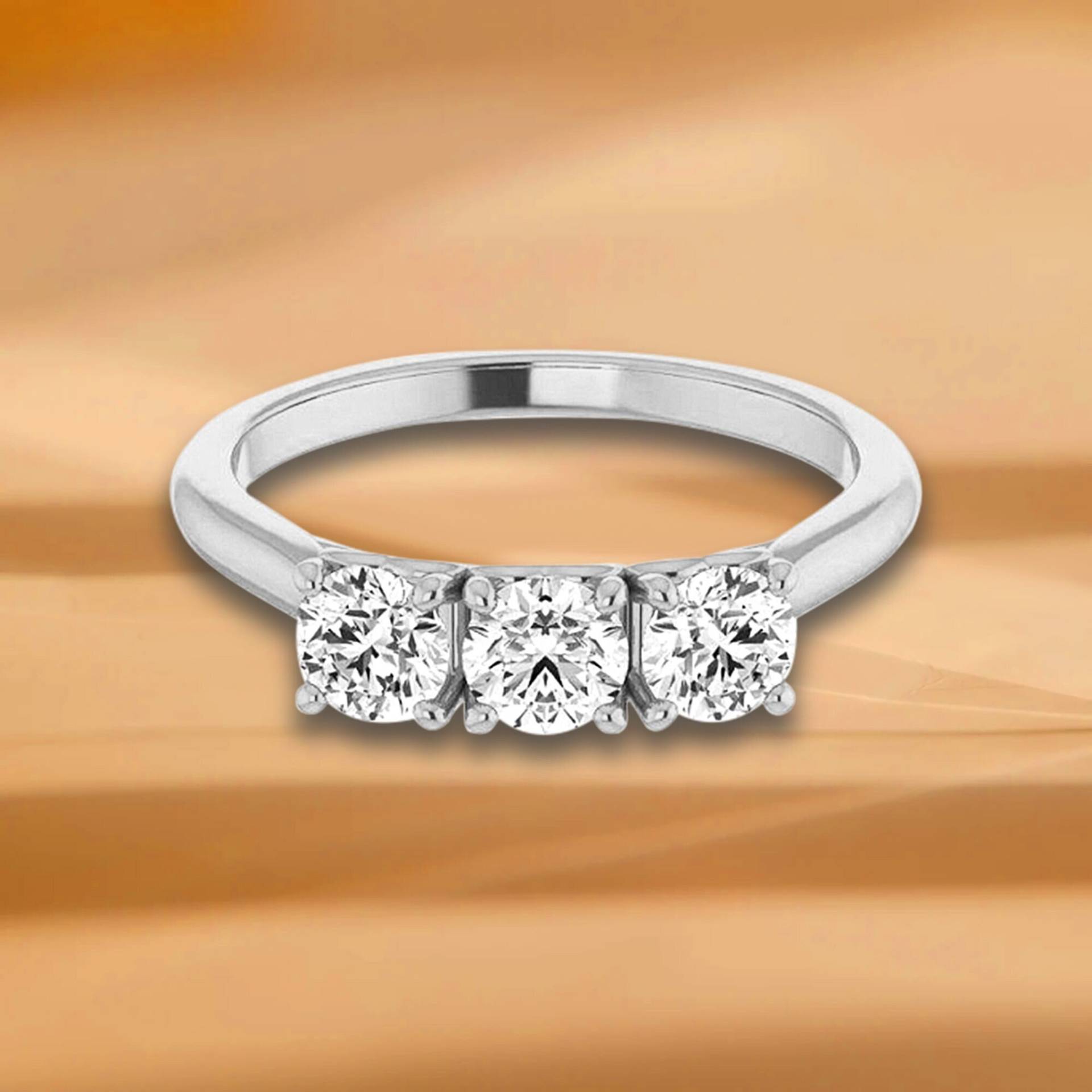 0, 75 Ct. Krappen-Set Rundschliff Diamant 3 Stein Ehering - 14K/18K Weiß, Gelb, Rose Gold Und Platin 950, Natürliche Diamanten Ring von VirabyaniFineJewelry