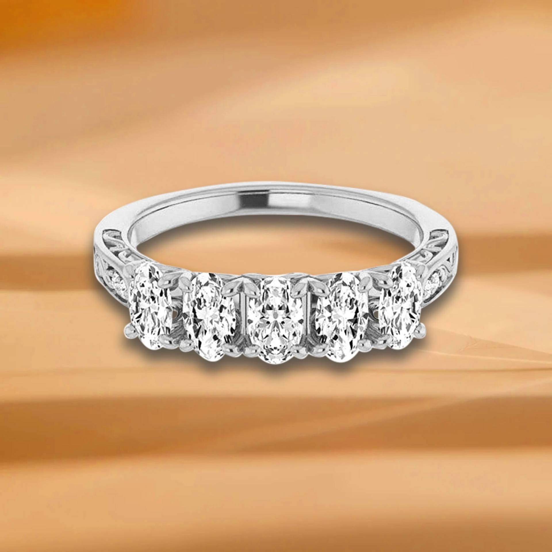 1, 07 Ct. Oval & Rundschliff Diamant Ehering - 14K/18K Weiß, Gelb, Roségold Und Platin 950, Natürliche Diamanten Jubiläumsring von VirabyaniFineJewelry