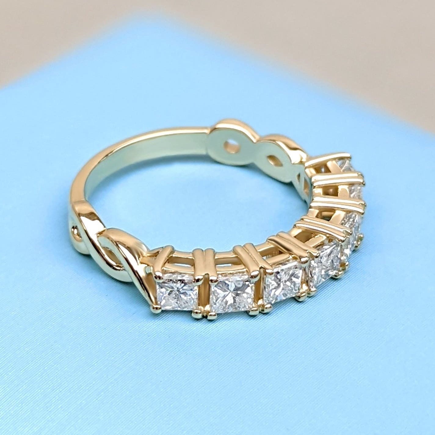 1.26 Ct. Princess Cut Diamant Ehering - 14K/18K Weiß-, Gelb-, Roségold Und Platin 950, Naturdiamant-Jubiläumsring von VirabyaniFineJewelry