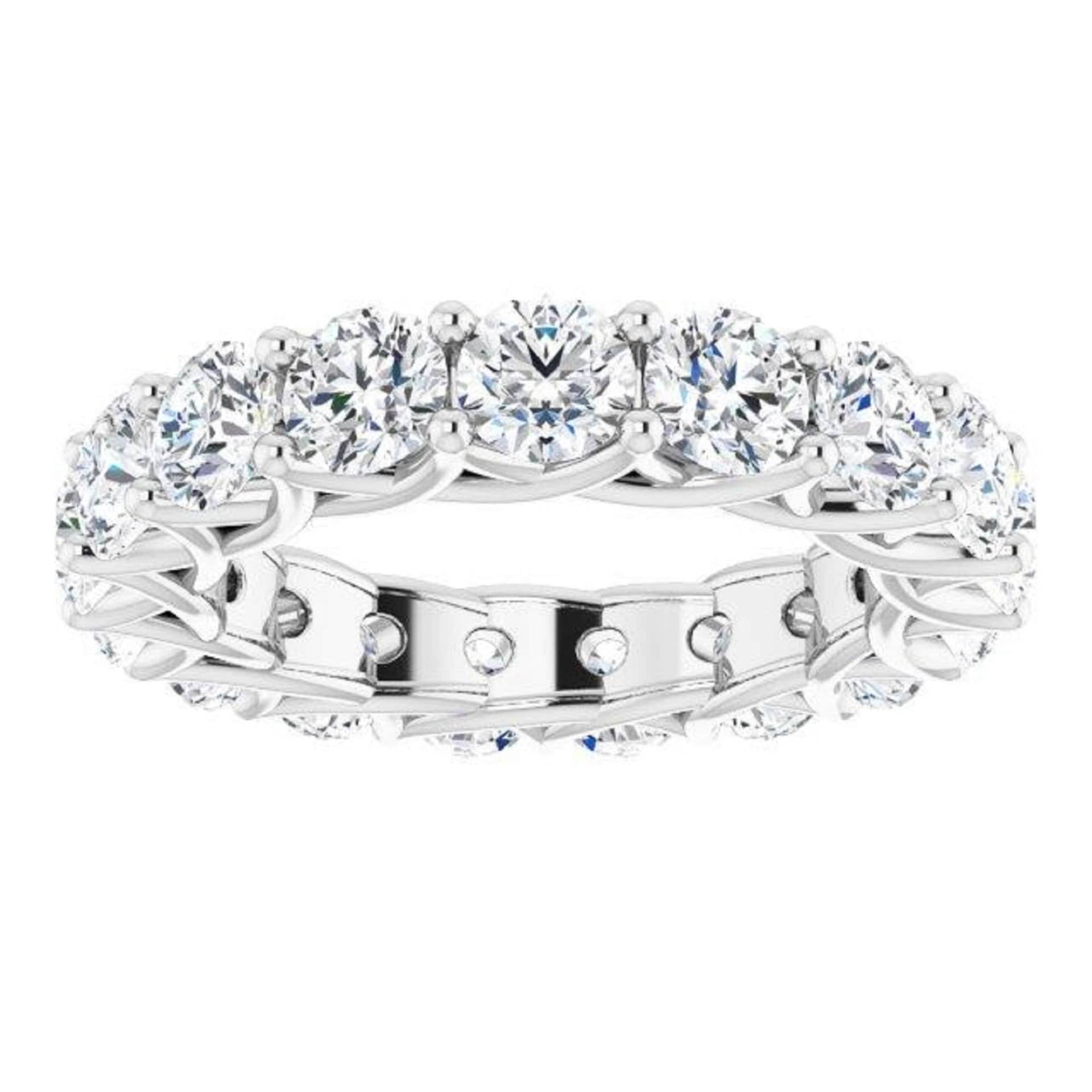 5, 61 Ct. Runder Diamant Eternity Band, Natürlicher Spalier Ring von VirabyaniFineJewelry