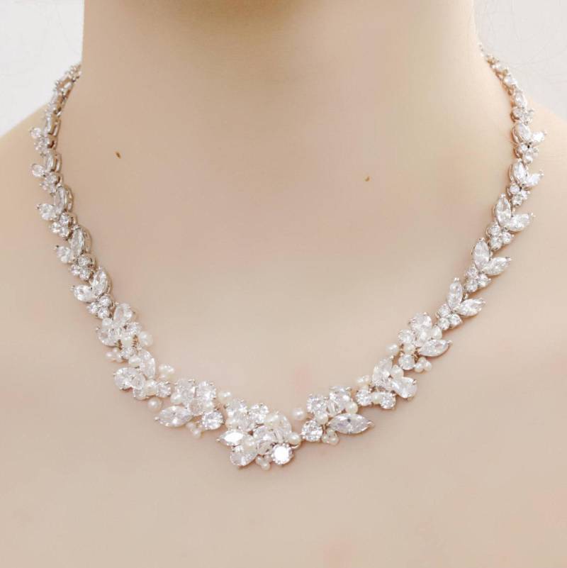 Braut Silber Strass, Echte Perle Und Kristall Hochzeit Graduierte Halskette von VirginiaGeigerJewels