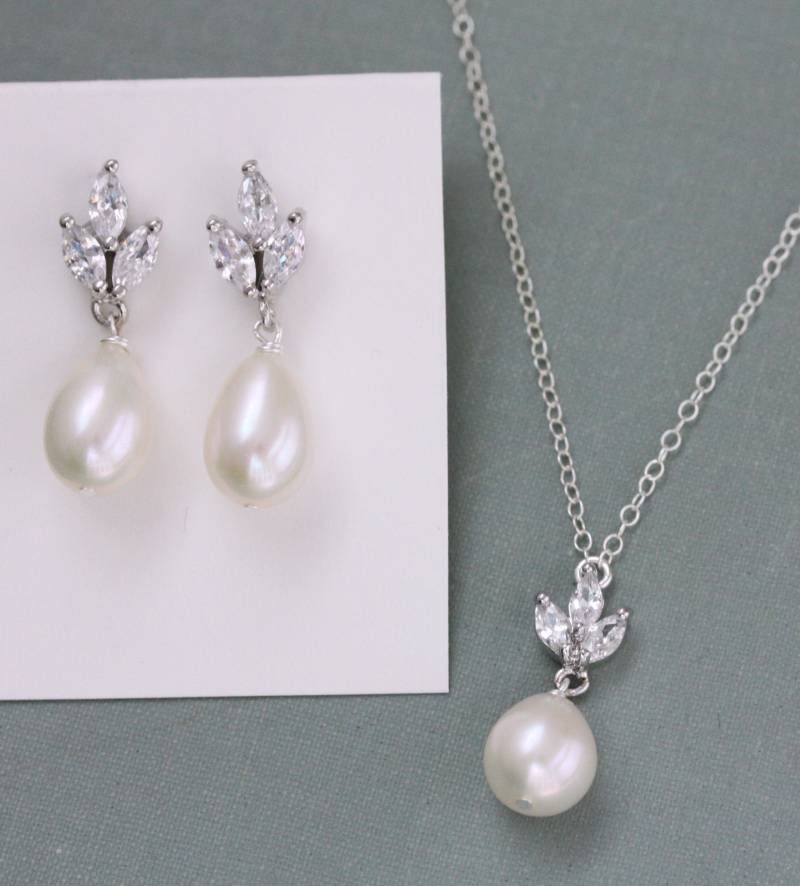 Perlen Braut Schmuck Set Strass Tropfen Kette Und Ohrringe von VirginiaGeigerJewels