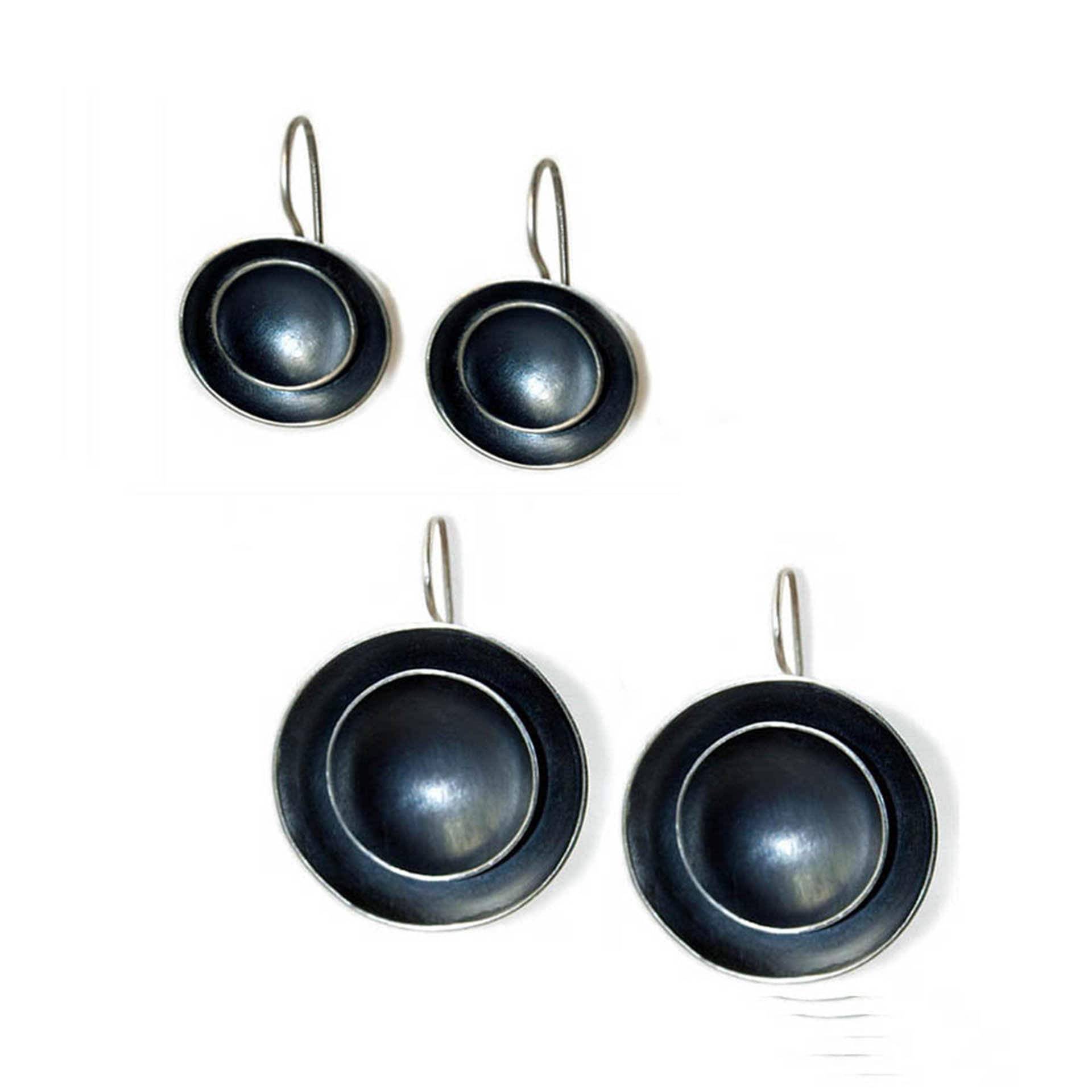 "Doppelte "Tasse" Tropfen-Ohrringe Aus Silber Und Dunkler Patina." von VirginiaStevensDsgns