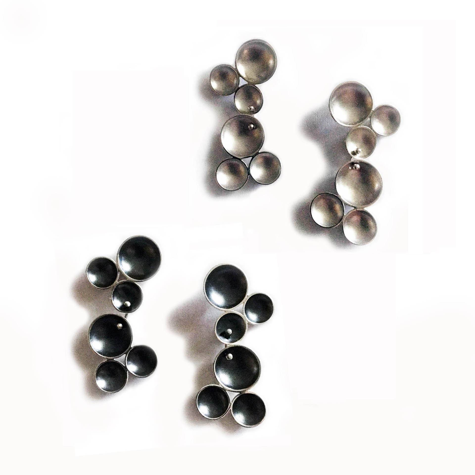 Drei Schalen-Ohrstecker Aus Sterlingsilber Und Dunkler Patina von VirginiaStevensDsgns