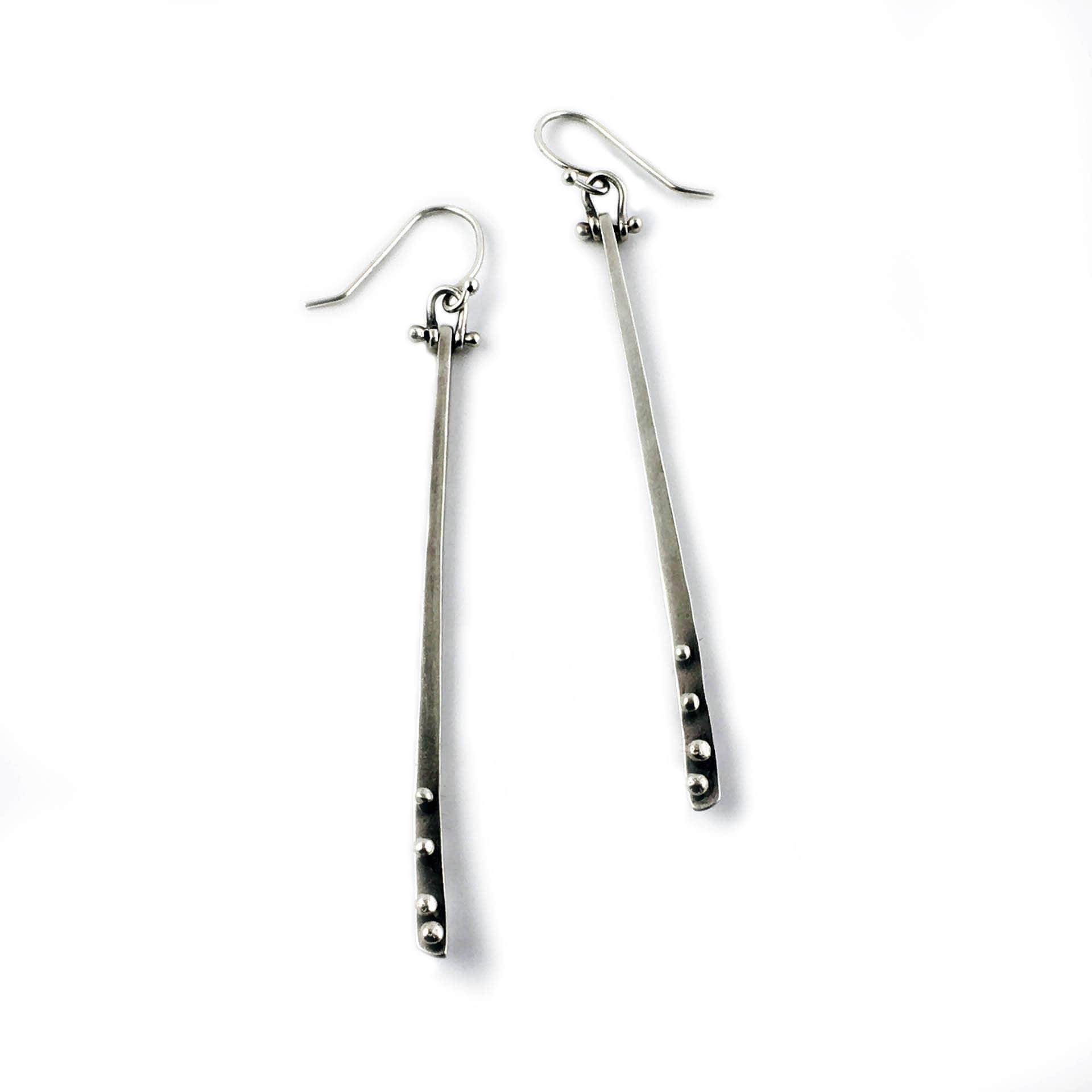 Handgeschmiedete Lineare Tropfenohrringe Aus 925Er Silber von VirginiaStevensDsgns