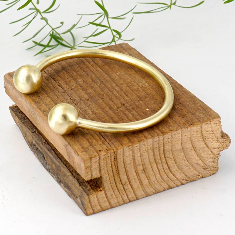 Großer Herren Torque Cuff Armband Massive Messing Kugeln Verstellbar Geschenk Für Ihn Offenes Manschette Armreif Mutig Statement Schmuck 0324 von VirginiaWynne