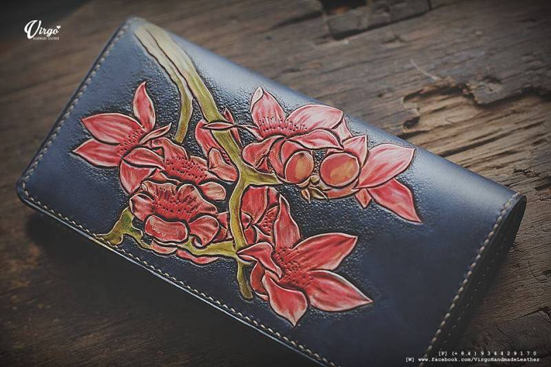 Rote Blume Leder Geldbörse, Handbemalte Handgemachtes Geschenk, Handpunziert Jubiläum Geburtstag, Benutzerdefinierte Einzigartige Geldbörse von VirgoHandmadeLeather
