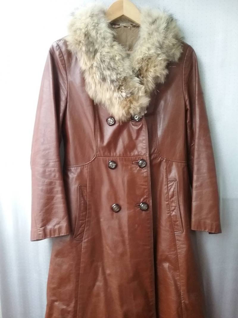 70Er Jahre Ledermantel Retro Pelzkragen Echtleder Trenchcoat Größe M Medium Leder Braun Pelzkragenbesatz Damen 38-40 70Er Jahre Ledermantel Retro Pelzkragen Echtleder Trenchcoat Größe M Medium Leder Braun Pelzkragenbesatz Damen 38-40 von VirtageVintage