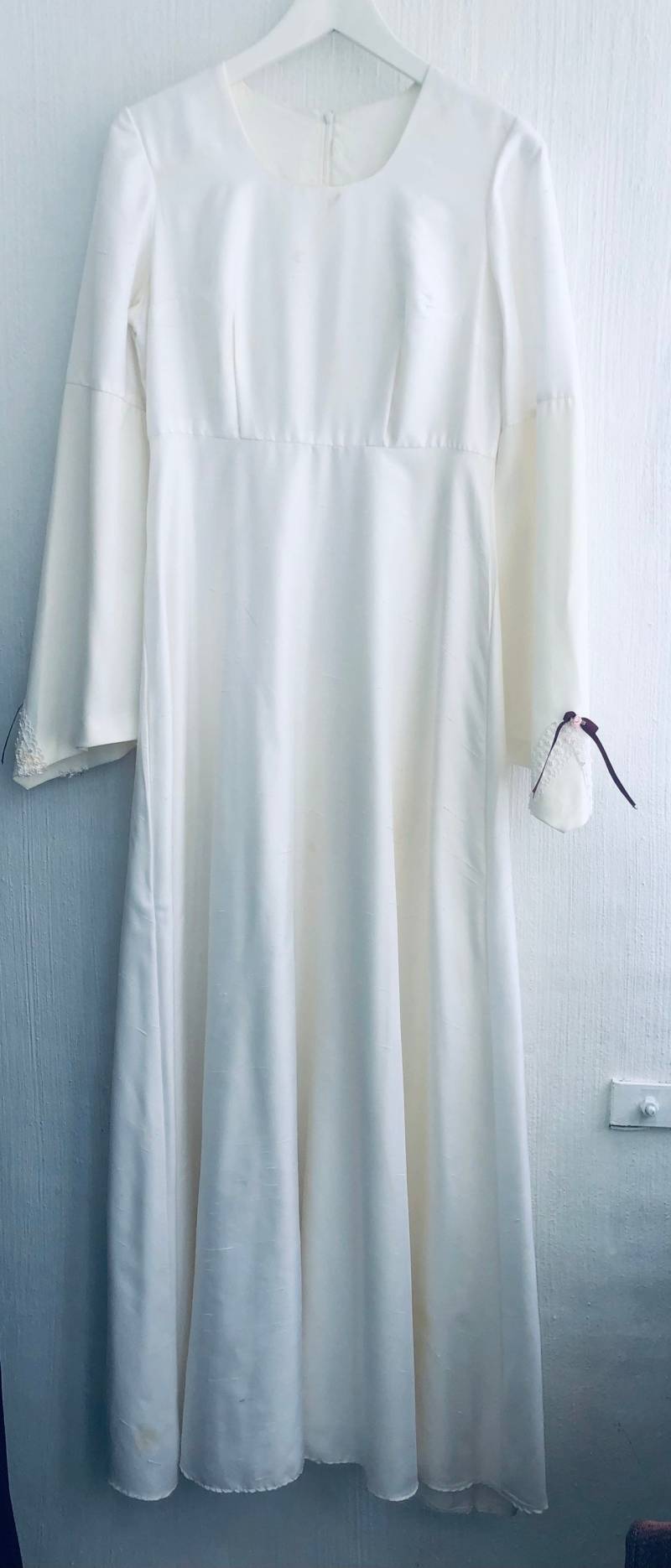 70Er Kleid Weiß A Gefüttert Zipback Longsleeve Engelsärmel Empire Maxikleid Xs von VirtageVintage