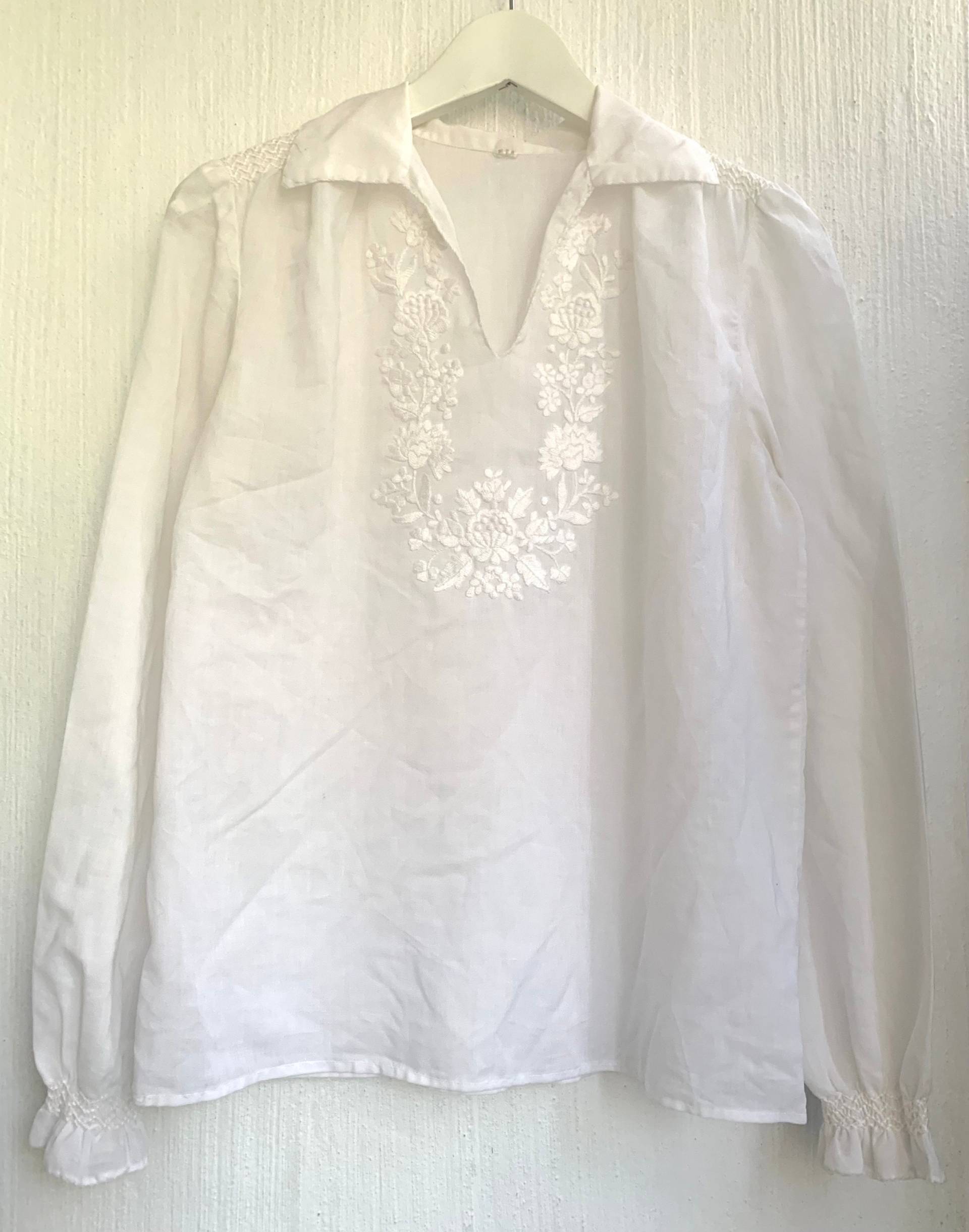 70Er Jahre Top Bluse Boho Hippie Gestickt Blümchen Langärmelig Blumen Schlüsselloch Bauern Festkleidung Gr. S von VirtageVintage