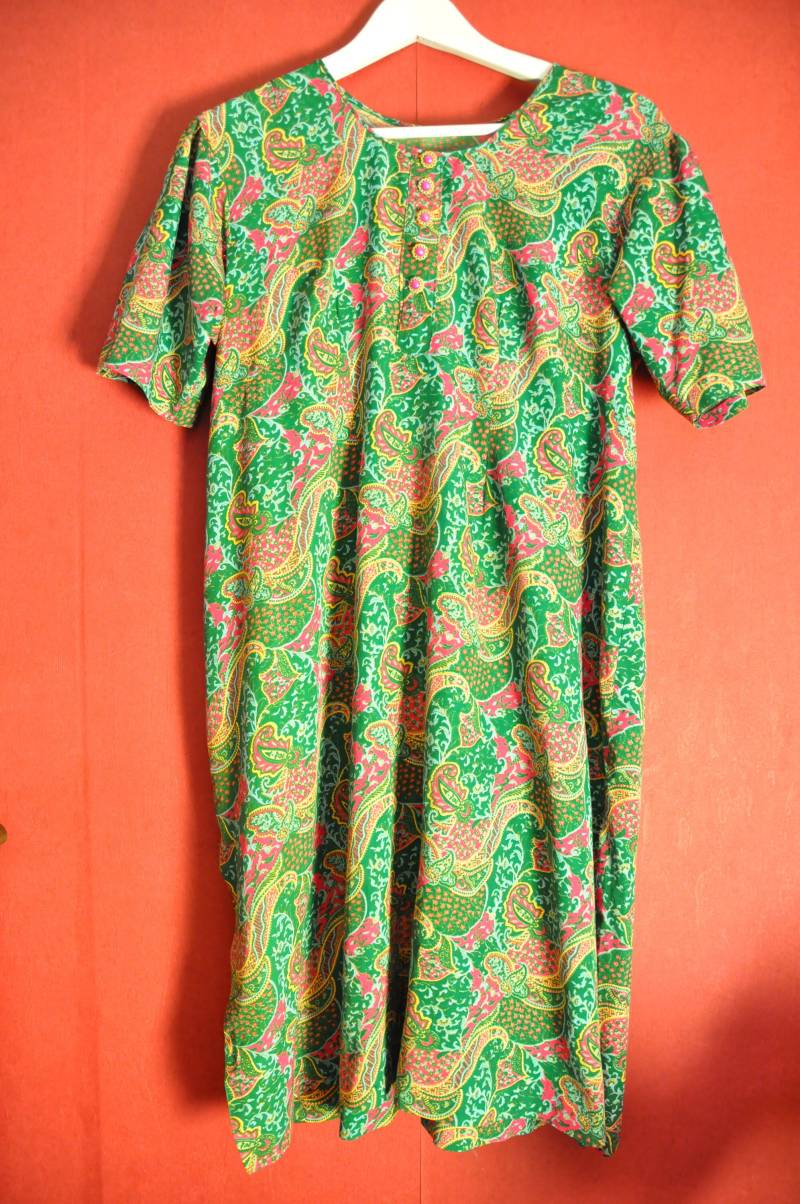 Vintage Kleid Floral Grün Pink Kurzarm Tunika Größe S von VirtageVintage