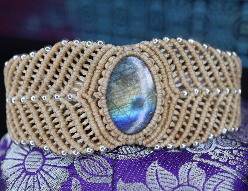 Macrameearmband Mit Labradorit Oder Tigerauge, Bohemian Bracelet, Gold Silberperlen von Vishaad143