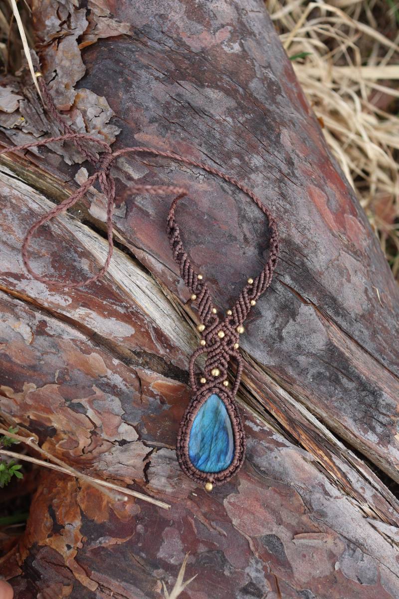 Makramee Kette Mit Labradorit, Braun, Handgearbeitete Kette, Heilstein, Chakrenstein , Feen, Macrame Amulett von Vishaad143
