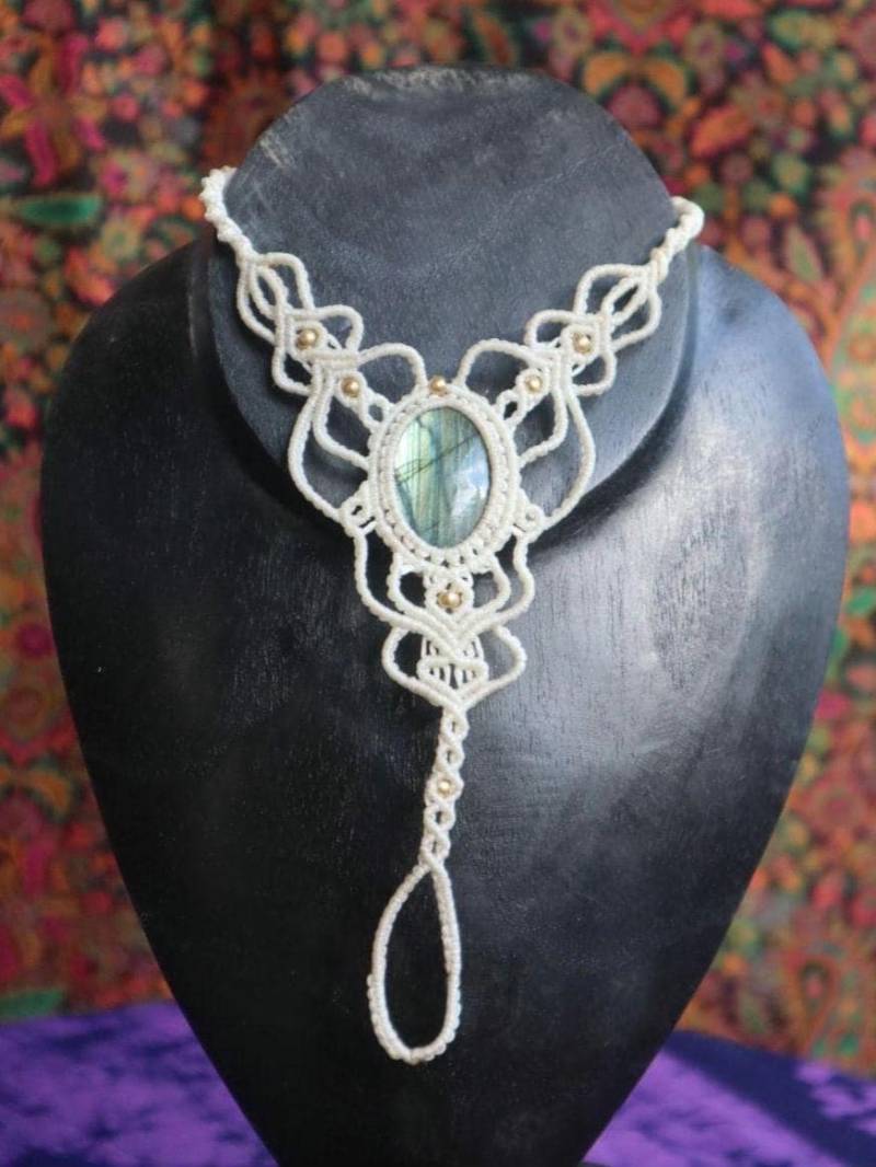 Naturweißes Makramee Fuß Collier Mit Labradorit, Barfußsandale, Macramee Schmuck , Fußkette Elfen, Goa von Vishaad143