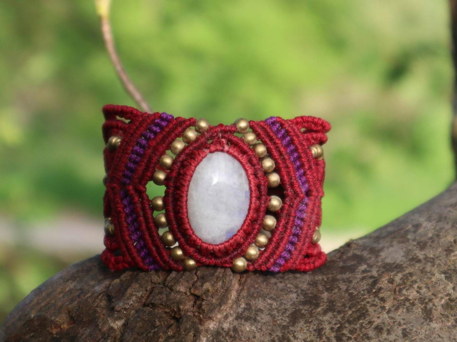 Rotes Armband Aus Handgeknüpftem Macramee Mit Mondstein, Makramearmband, Schutzstein, Chakra, Zauber, Goa , Boheme, Elfen von Vishaad143