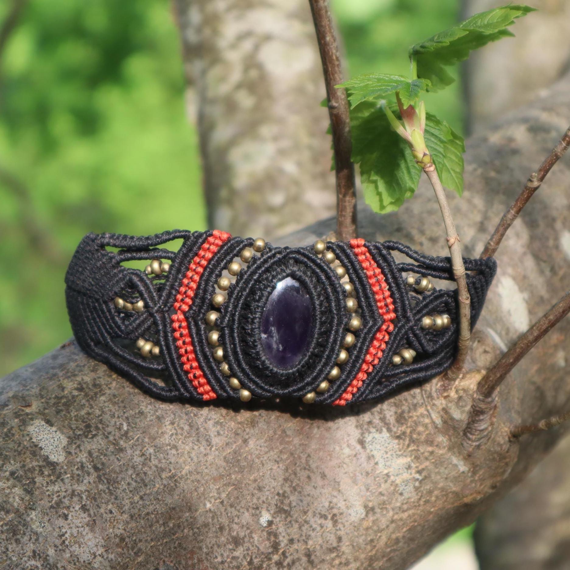 Schwarzes Armband Aus Handgeknüpftem Macramee Mit Amethyst, Makramearmband, Schutzstein, Chakra, Zauber, Goa , Boheme, Elfen von Vishaad143
