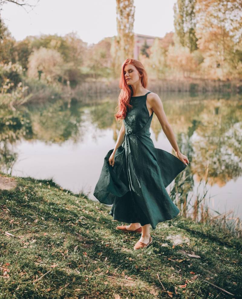 Handgefertigtes Doppel-Wrap-Leinenkleid Stilvolle Sommerkleidung von VisibleArt