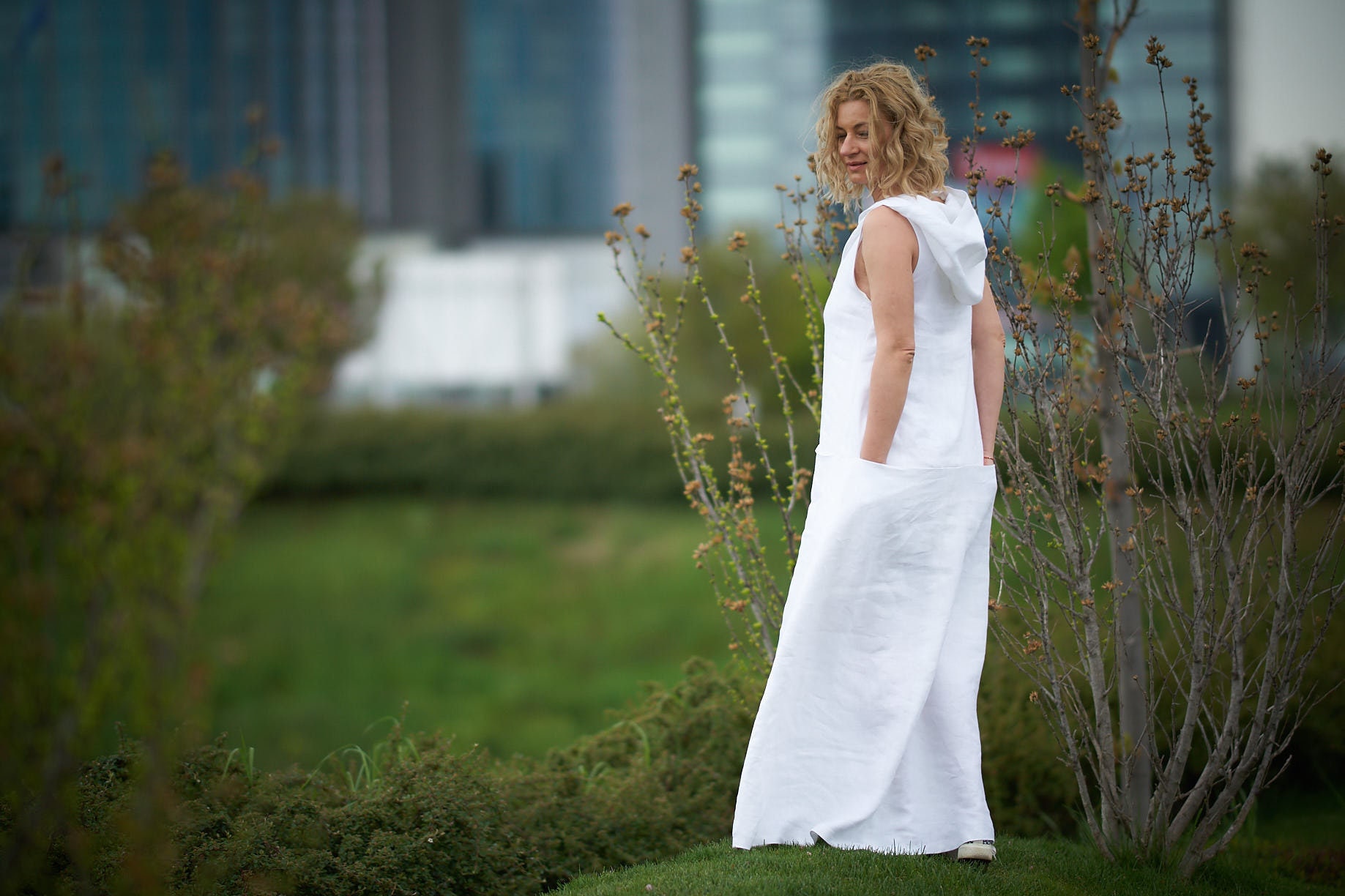 Leinen Maxi Kleid, Weißes Sommerkleid, Plus Größe Kaftan, Boho Kleidung, Kleid Mit Kapuze Leinen Maxi Kleid, Weißes Sommerkleid, Plus Größe Kaftan, Boho Kleidung, Kleid Mit Kapuze von VisibleArt