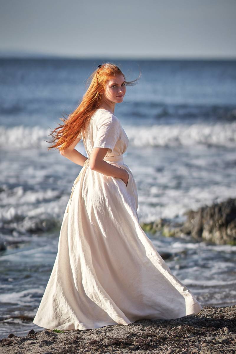 Leinen Wickelkleid Weiß, Maxikleid, Kurze Ärmel Mit Taschen von VisibleArt