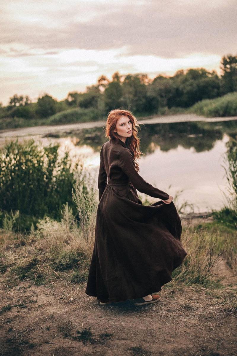 Maxi Leinenkleid, Lange Ärmel Herbst Winterkleid, Schweres Leinenkleid von VisibleArt
