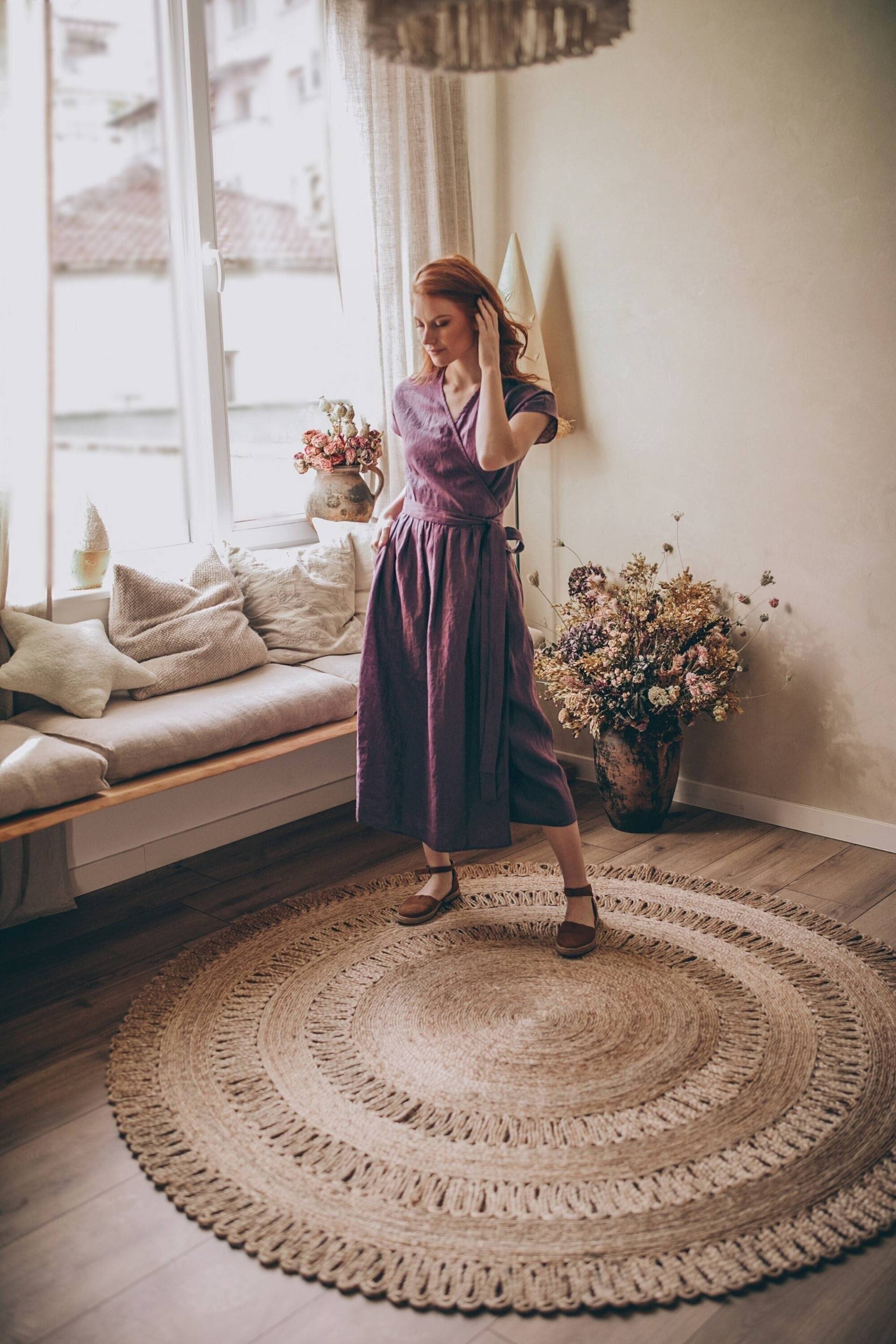 Midi-Wickelkleid Aus Leinen Mit Taschen, Boho-Kleid, Plus-Size-Kleidung, Hochzeitsgast-Fit-And-Flare-Kleid, Amethyst-Sommerleinenkleid von VisibleArt