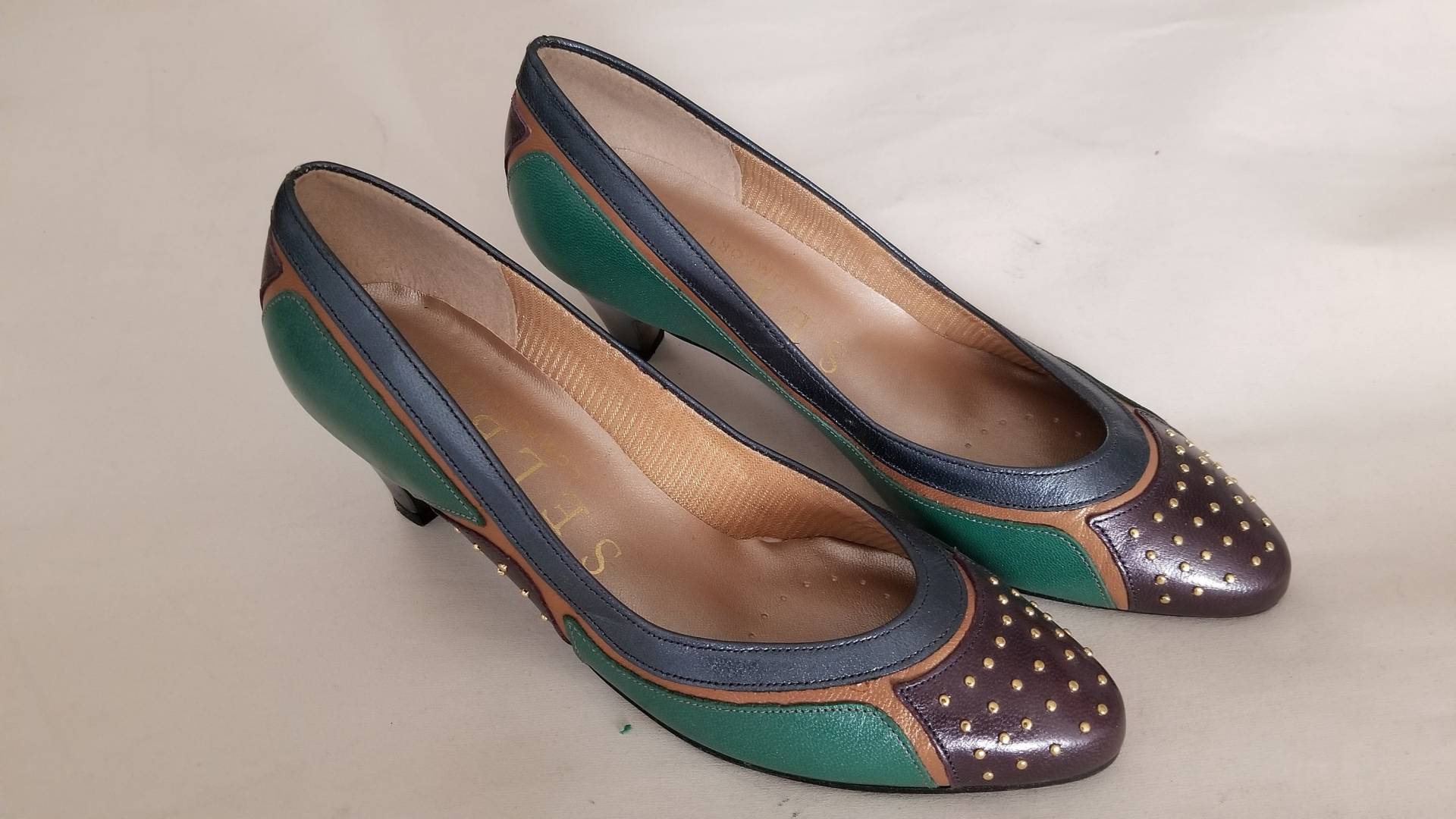 Schöne Selby Comfort Flex 4B Abendschuhe Multi-Color Mit Gold Akzente Schöne Selby Comfort Flex 4B Abendschuhe Multi-Color Mit Gold Akzente von VisionaryWhimsy