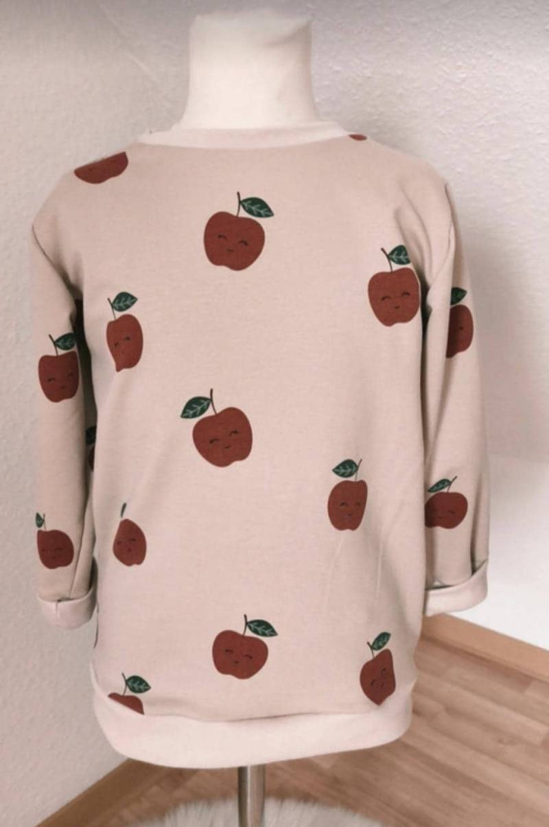 Visuell Design - Oversize Pullover Kleid Baggy Pumphose Beanie Sweatstoff Äpfel von VisuellDesign