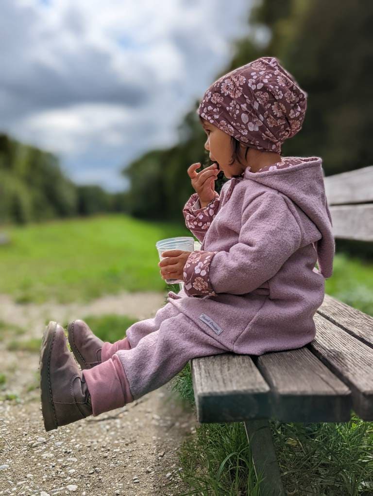 Visuell Design Walkjacke - Lass Dich Überraschen Wolleseide Teddyplünsch Jersey Ungefüttert Kinder Visuell Design Walkjacke - Lass Dich Überraschen Wolleseide Teddyplünsch Jersey Ungefüttert Kinder von VisuellDesign