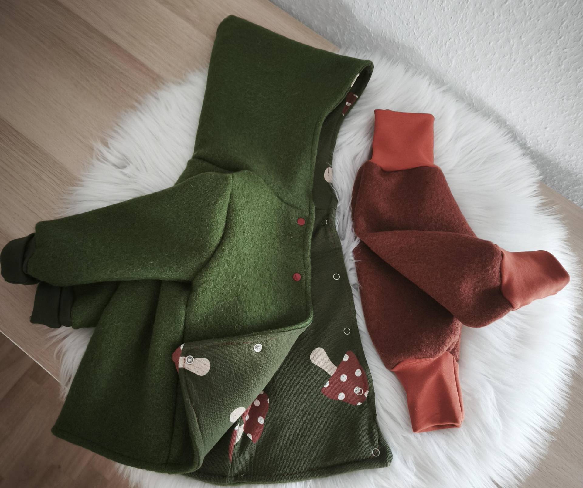 Visuell Design Walkjacke - Lass Dich Überraschen Wolleseide Teddyplünsch Jersey Ungefüttert Kinder Visuell Design Walkjacke - Lass Dich Überraschen Wolleseide Teddyplünsch Jersey Ungefüttert Kinder von VisuellDesign
