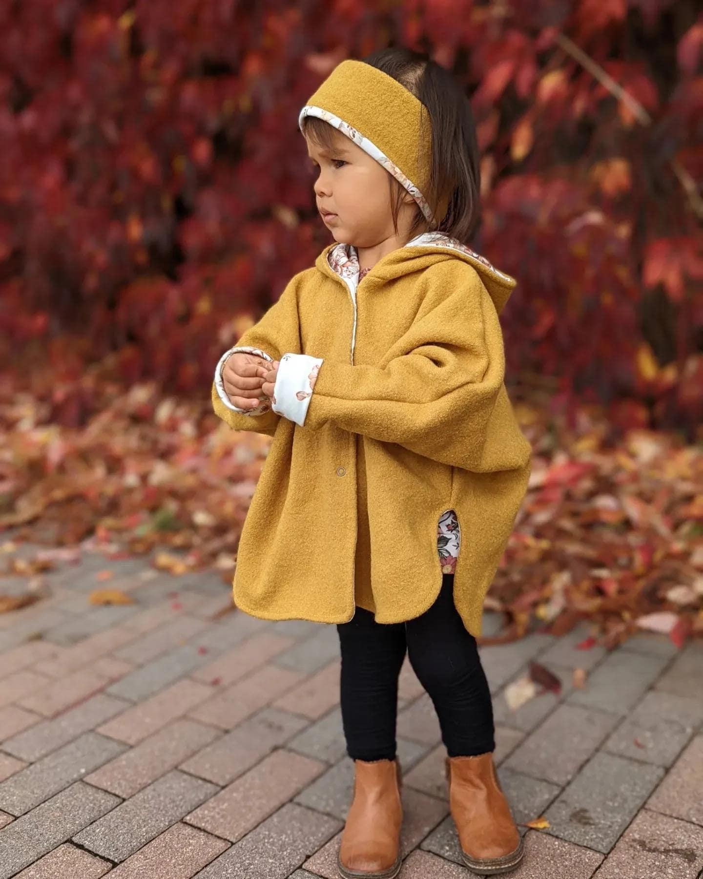 Visuell Design Walkponcho Poncho - Lass Dich Überraschen Wolleseide Teddyplünsch Jersey Ungefüttert Kinder von VisuellDesign