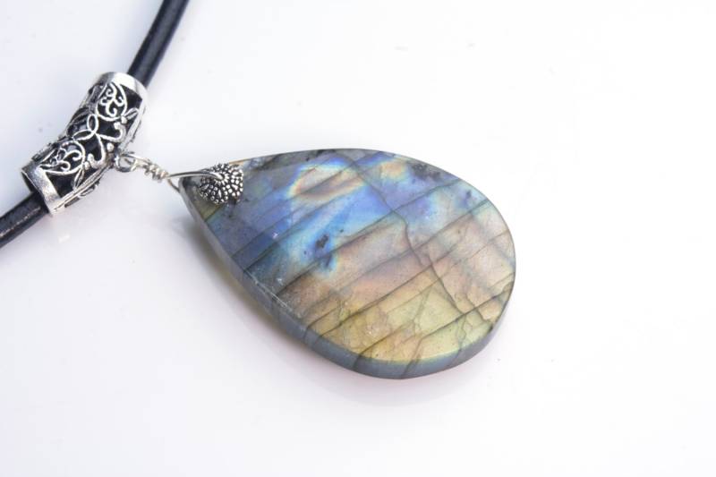 Labradorit Halskette - Gemsotne Teadrop Anhänger Teardrop Natürliche Spectrolite Labradorit Halskette - Gemsotne Teadrop Anhänger Teardrop Natürliche Spectrolite von VitaGems