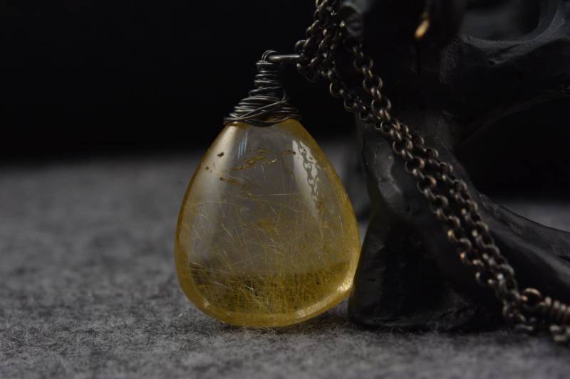 Rutilated Quarz, Edelstein Anhänger, Tropfenförmigen Perlen Schmuck, Kette Anhänger Schmuck von VitaGems