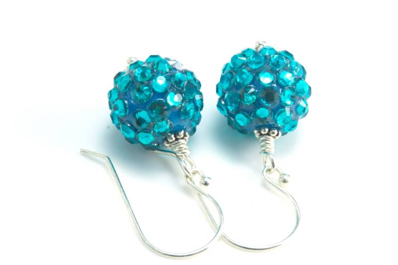 See Blau Acryl Harz Baumeln Ohrringe - Funkeln Runde Perlen Blingbling Kugel Schmuck Handgemachte See Blau Acryl Harz Baumeln Ohrringe - Funkeln Runde Perlen Blingbling Kugel Schmuck Handgemachte von VitaGems