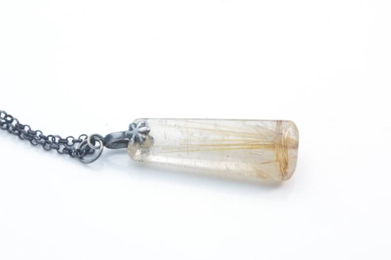 Trapez Golden Rutilated Quarz Anhänger - Geometrie Charm-Anhänger Halskette Stein Natürliche Trapez Golden Rutilated Quarz Anhänger - Geometrie Charm-Anhänger Halskette Stein Natürliche von VitaGems