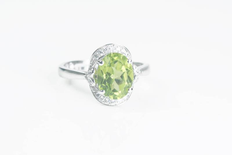 Verlobungsringe Mit Peridot Geburtsstein Ringe, Sterling Silber-Peridot-Ring, Grün Verlobungsringe, Peridot, Aussagering Verlobungsringe Mit Peridot Geburtsstein Ringe, Sterling Silber-Peridot-Ring, Grün Verlobungsringe, Peridot, Aussagering von VitaGems
