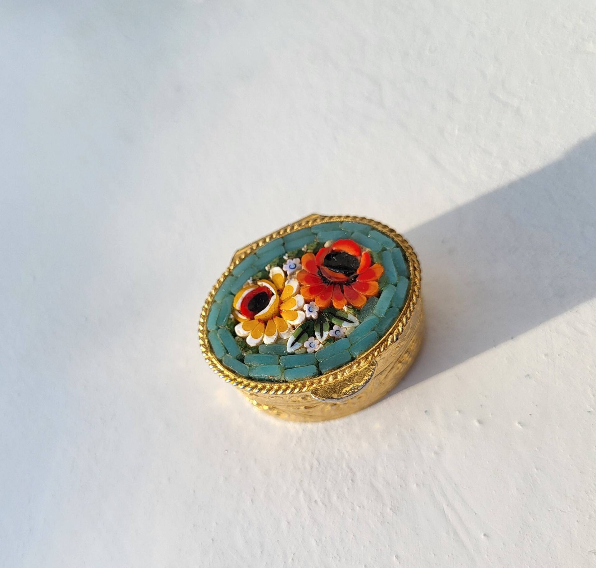 Mini Mikomosaik Pillendose Mini Mikomosaik Pillendose von VitaMonella