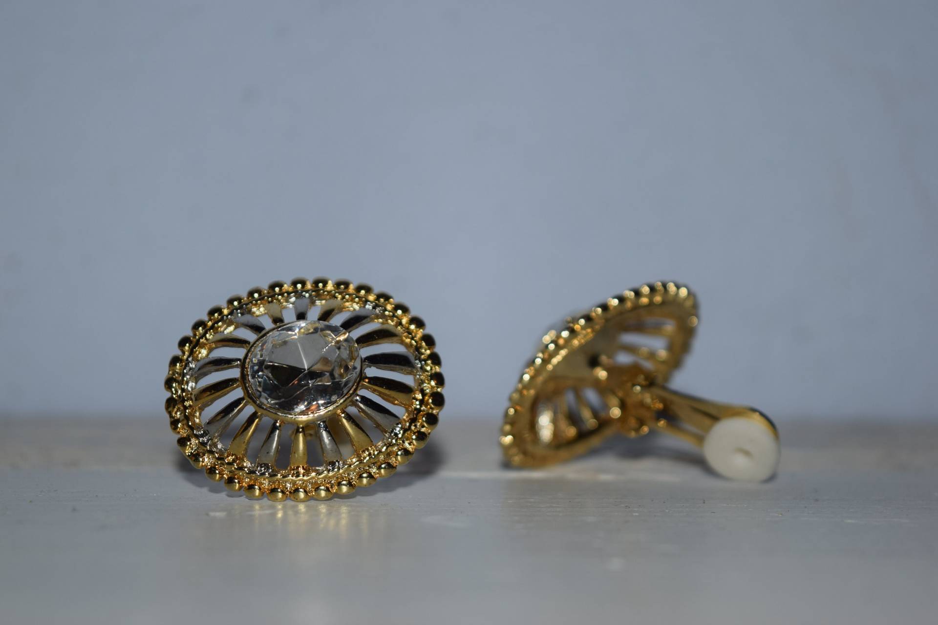 Opulente Vintage Ohrringe Mit Clipverschluss Opulente Vintage Ohrringe Mit Clipverschluss von VitaMonella