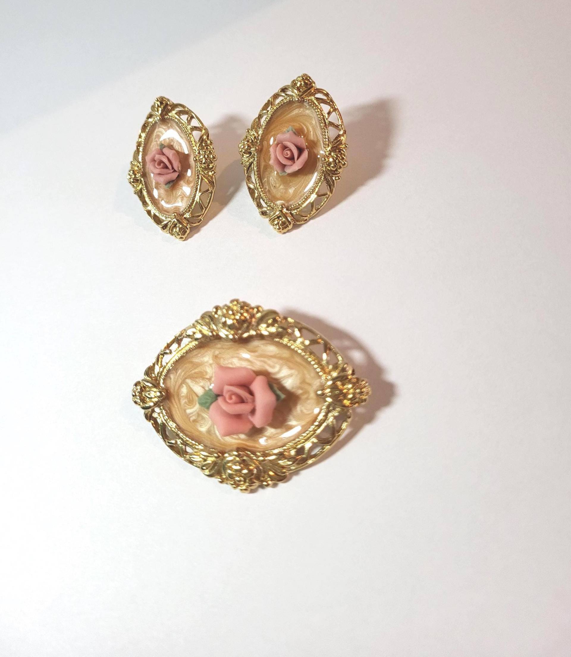 Schmuck Set Rosen Ohrstecker + Brosche Schmuck Set Rosen Ohrstecker + Brosche von VitaMonella