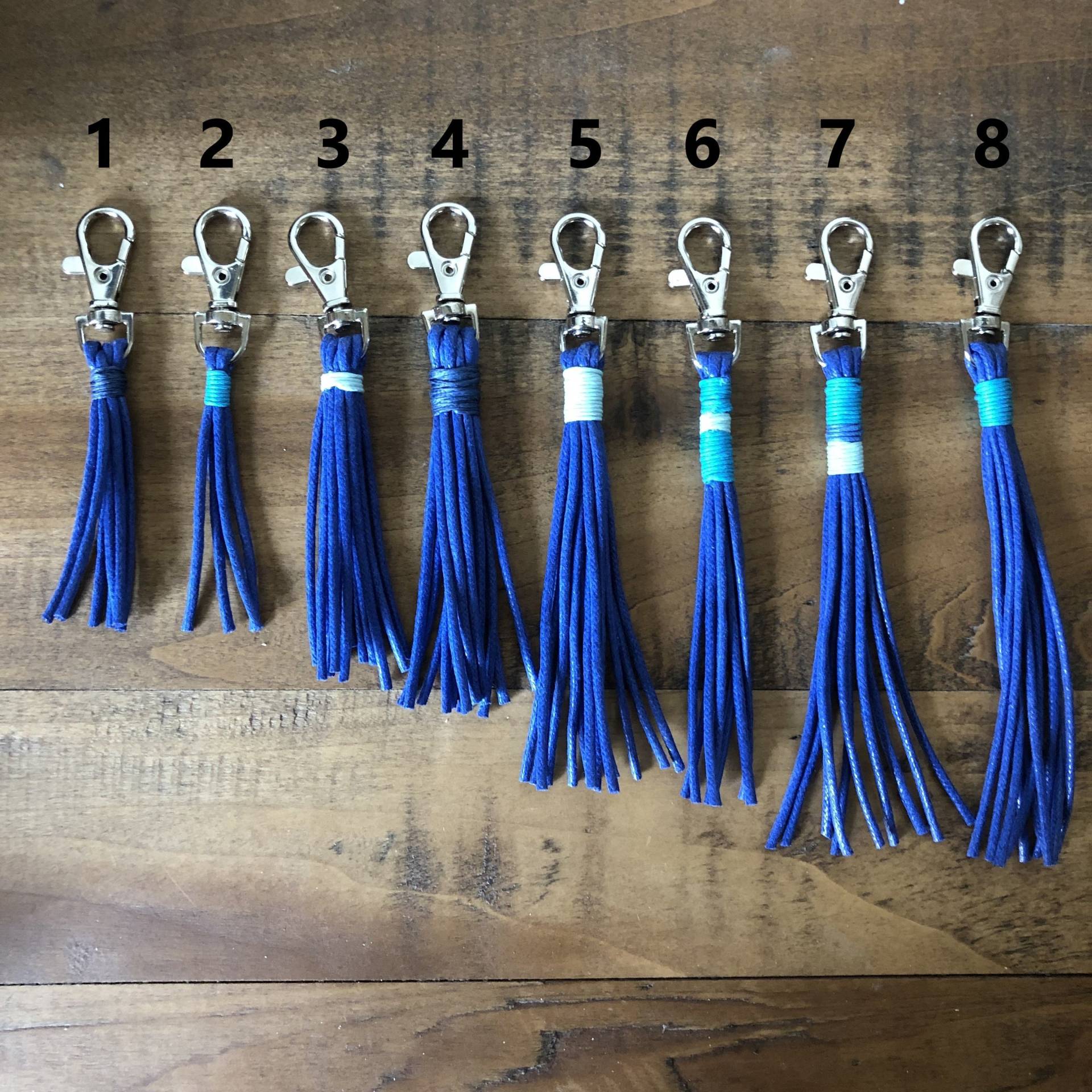 Makramee Schlüsselanhänger - Deep Oceans Serie Blaue Fransen in Verschiedenen Größen Und Stilen von VitalMatterStudio