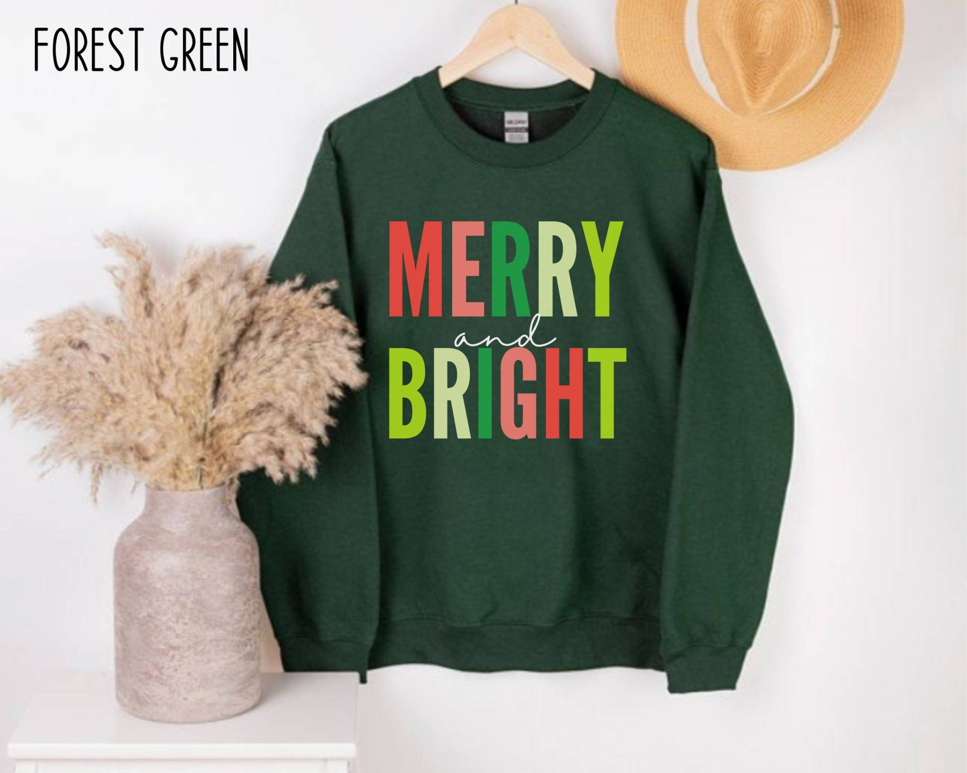 Merry & Bright Sweatshirt, Weihnachten Crewneck, Weihnachtsbekleidung, Weihnachtspullover, Christmas Winter Sweatshirt von Vitalitylia