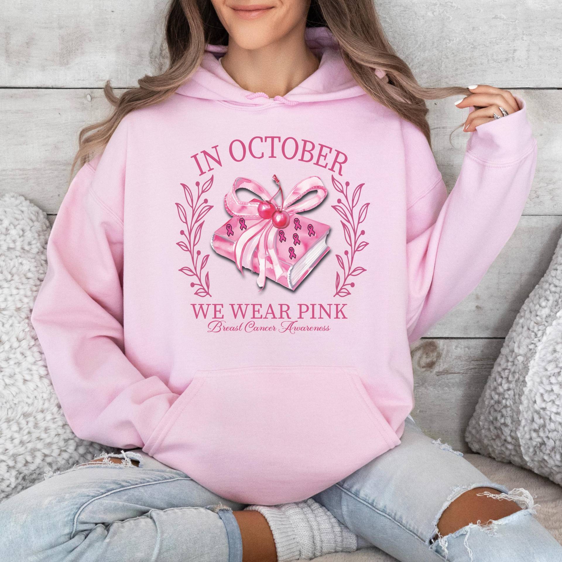Im Oktober Tragen Wir Rosa Lehrer-Sweatshirt, Buchlehrer-Sweatshirt Rosa, Buch-Sweatshirt, Krebs-Unterstützungsgeschenk Für Frauen von VivaLeya