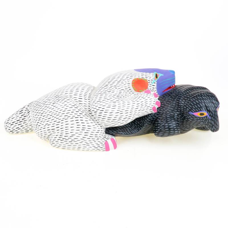 Eisbär Vs. Robbe - Alebrije Holzschnitzerei Aus Oaxaca von VivaMexicoShop