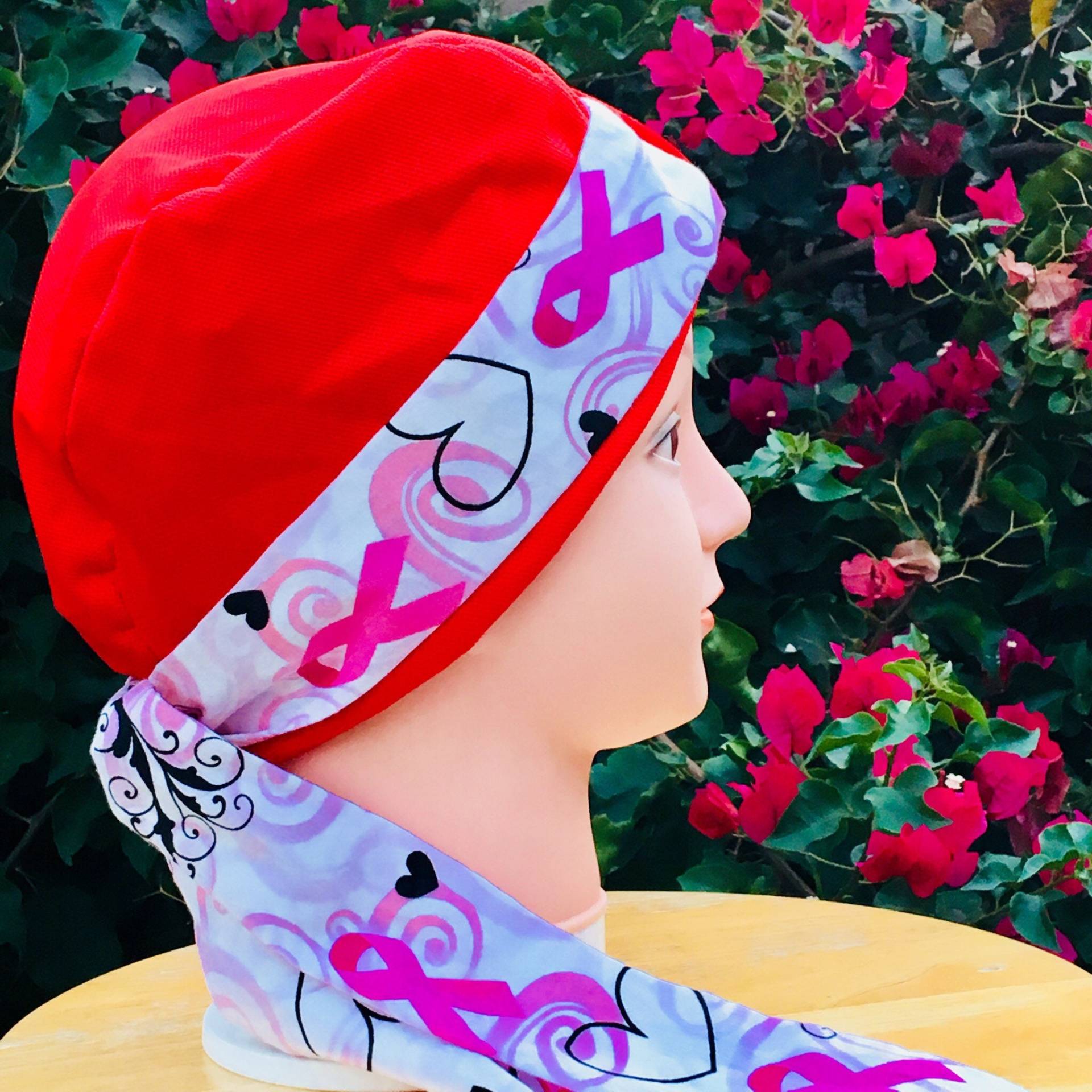 Rote Krebsmütze Mit Weißem Und Pinkem Krebsband von VivaciousHope