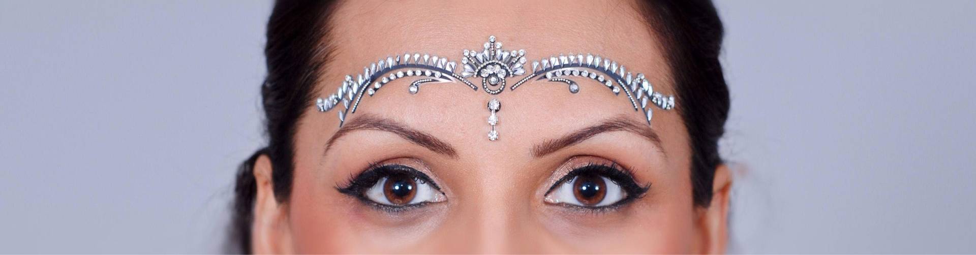 Bindi Braut Peer Gesicht Edelsteine Aufkleber Juwelen Dots Body Art Festival Schmuck Mode Accessoire Schöne Geburtstagsgeschenk Party Bindi Braut Peer Gesicht Edelsteine Aufkleber Juwelen Dots Body Art Festival Schmuck Mode Accessoire Schöne Geburtstagsgeschenk Party von Vivahcity
