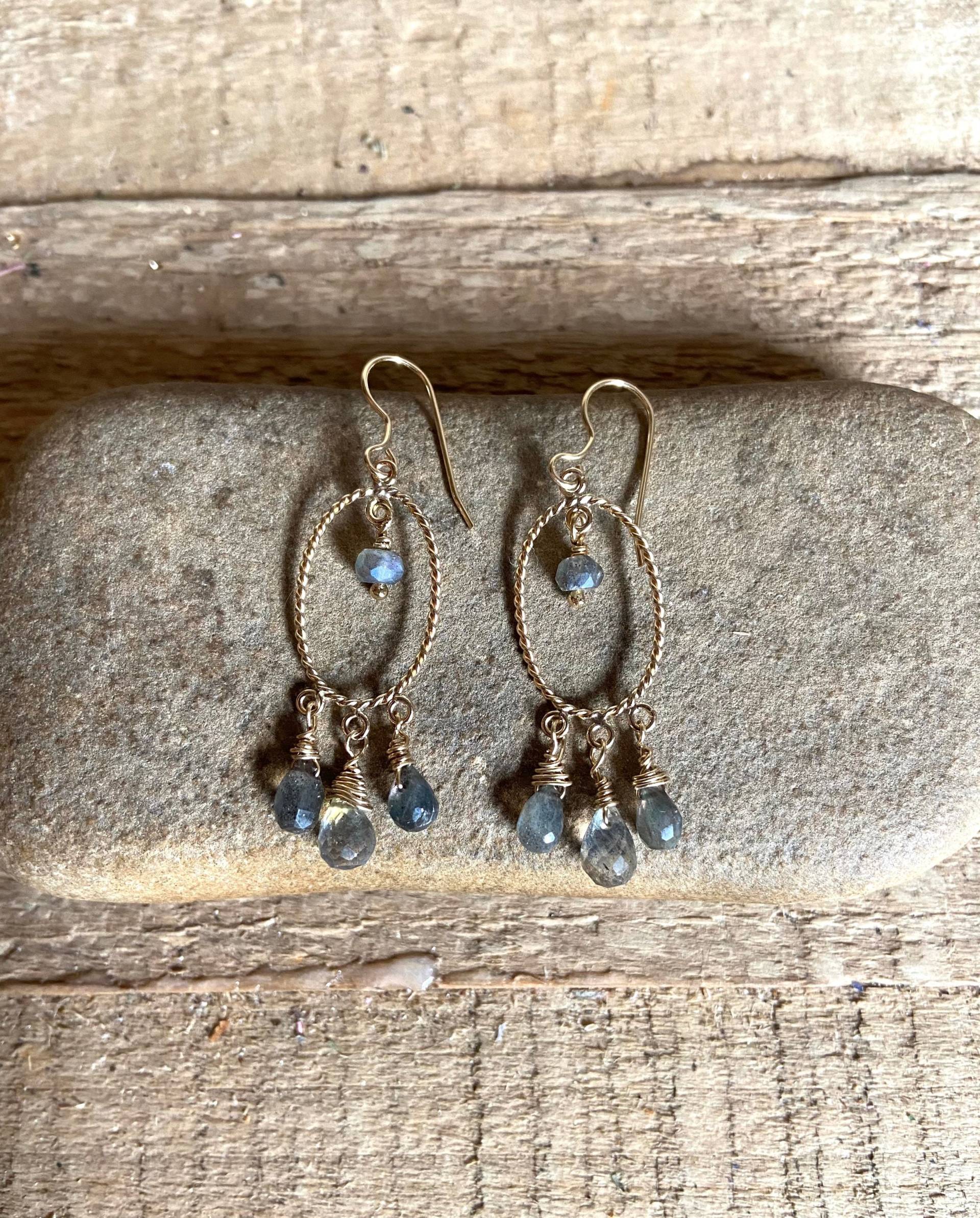 Labradorit Edelstein Gold Handgemachte Ohrhänger Labradorit Edelstein Gold Handgemachte Ohrhänger von VivianRDesigns