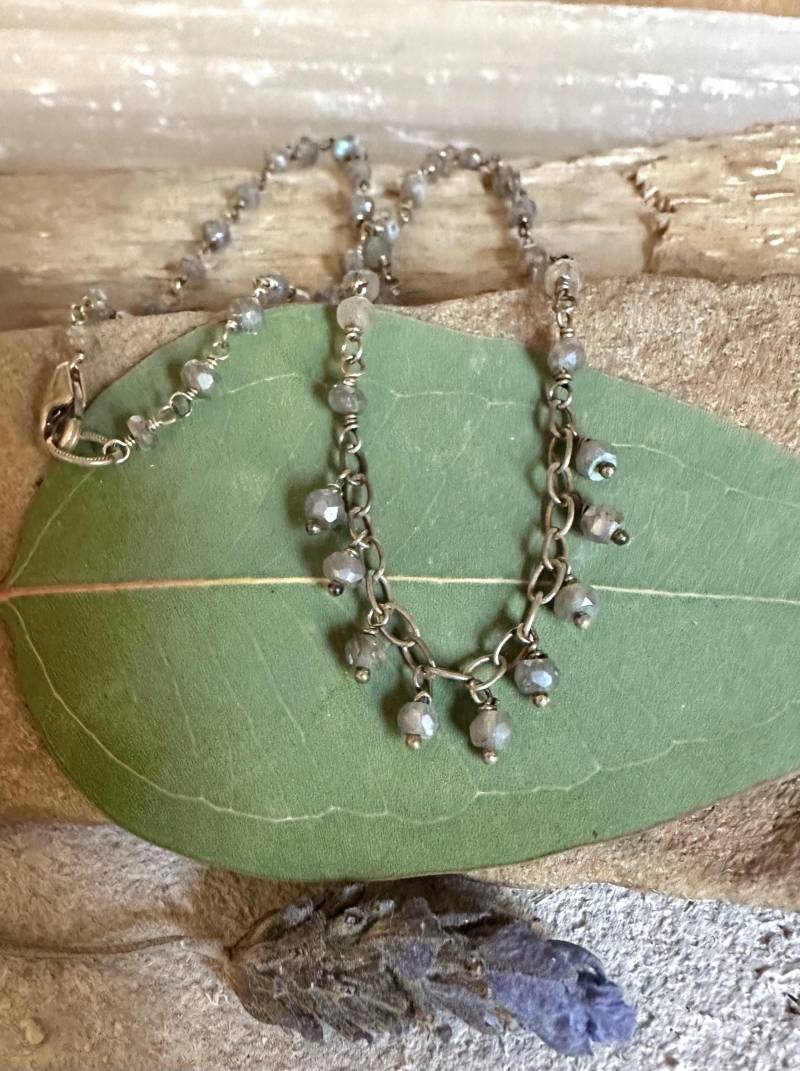 Labradorit Edelstein Silber Handgemachte Halskette von VivianRDesigns