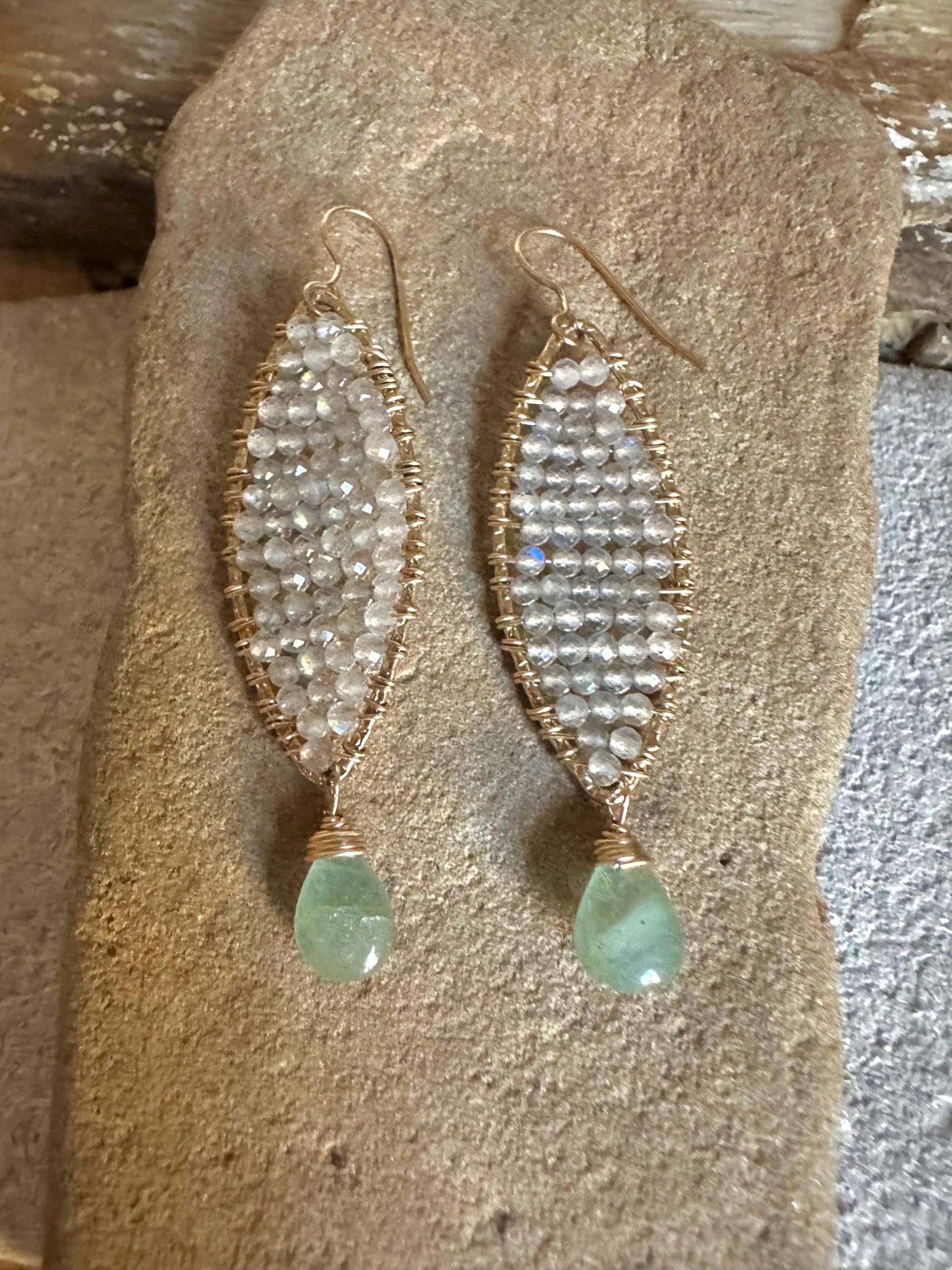 Labradorit Und Aquamarin Edelstein Gold Handgemachte Creolen von VivianRDesigns