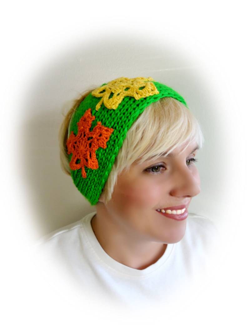 Ausverkauf Sofort Versandfertig. Handgestrickte Stirnband. Lebendige Grüne Farbe. Leuchtend Gelb Und Orange-Ahorn-Blätter. Ohrenwärmer von VividBear