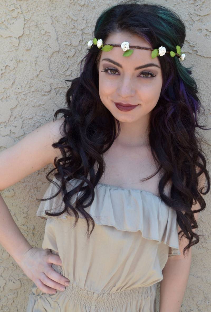 Blumenkrone - Weiße Rosenkrone Blumen Tiara Haarkranz Haarband Hippie Festival Rave Hochzeit Braut von VividBloom